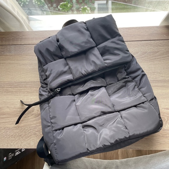 woven backpack - Picture 1 of 3